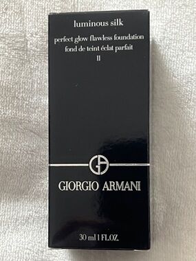 Giorgio Armani Luminous Silk Foundation- orginal formula- shade 11